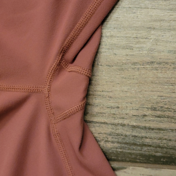 Beautiful Fabletics leggings - Picture 5 of 8